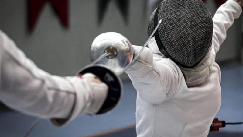ABD'de trans rakibiyle dövüşmek istemeyen kadın eskrimciye diskalifiye