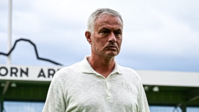 Fenerbahçe'de Jose Mourinho 9 ayda 8 kart gördü