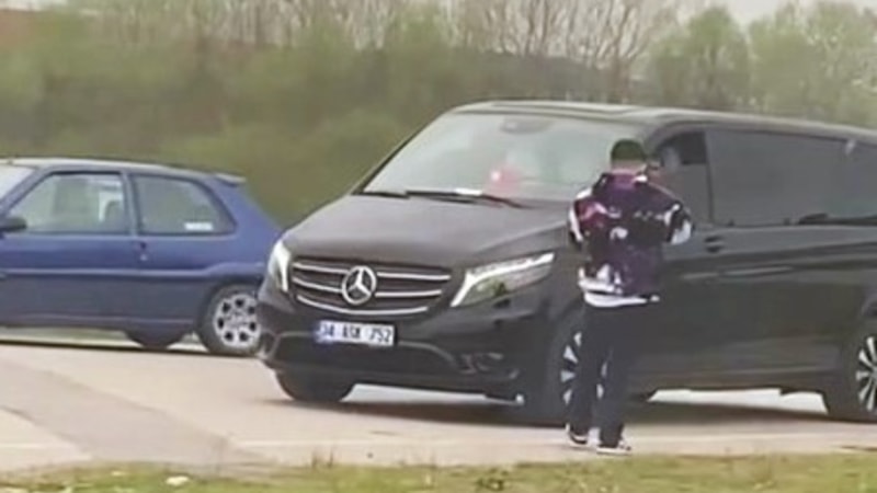 Sakarya'da çakar kullanan minibüs sürücüsü cezadan kaçamadı