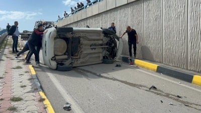 Hatay'da alt geçitte yaşanan kazayı film gibi izlediler