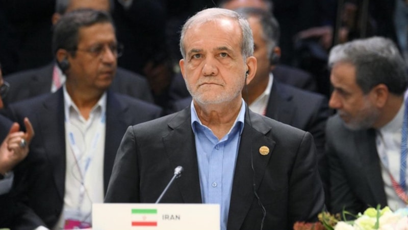 Mesud Pezeşkiyan, yardımcısı Debiri'yi lüks tatil sonrası görevden aldı