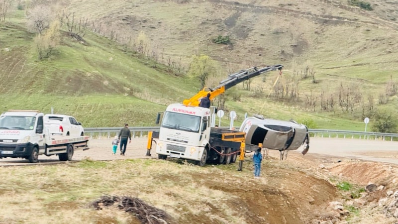 Şırnak'ta otomobil şarampole yuvarlandı
