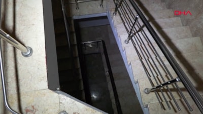 Ankara'da apartman boşluğuna düşen çocuk hayatını kaybetti