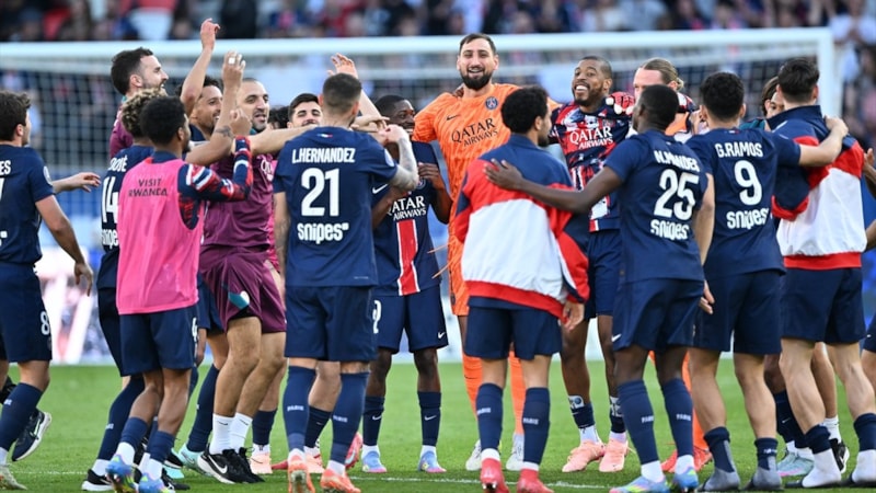 Paris St Germain bitime 6 hafta kala şampiyonluğunu ilan etti