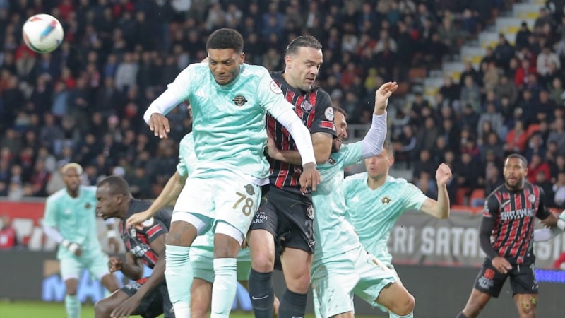 Çorum FK ile Esenler Erokspor'un düellosunda kazanan çıkmadı