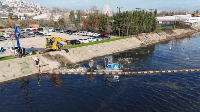 İzmit Körfezi'nde deniz çöplerine savaş açıldı