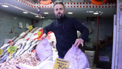 Samsun'da balık sezonunun son günlerinde tezgahta hareketlilik sürüyor