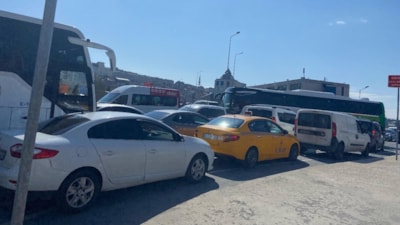 İstanbul yolunda bayram tatili dönüşü yoğunluğu