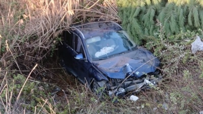 Balıkesir'de otomobil şarampole uçtu: 4 yaralı