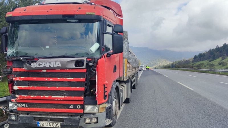 Aydın'ta tır minibüsü ezdi: 1 ölü