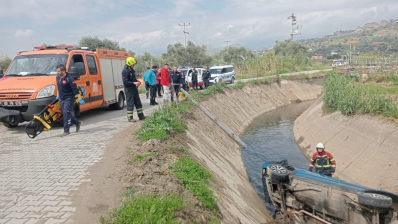 Aydın'da otomobil sulama kanalına uçtu