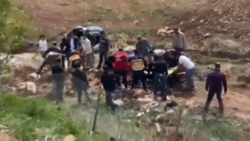 Siirt’te otomobil şarampole yuvarlandı: 3 yaralı