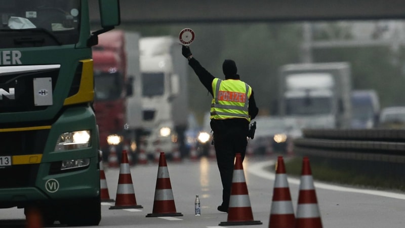 Gezi planı yapanlar dikkat! Virüs alarmı verildi: O ülke sınır kapılarını kapatıyor!