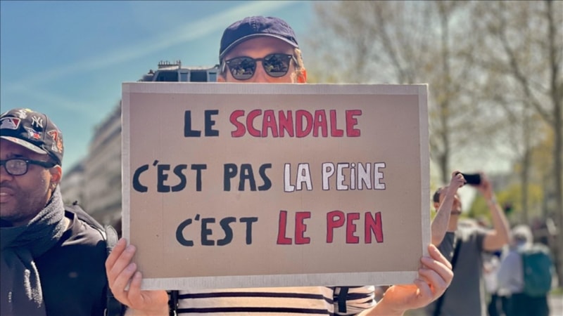 Paris'te aşırı sağa karşı gösteri