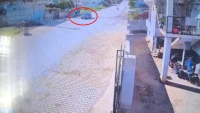 Hatay'da oyun oynayan çocuğu otomobil ezdi