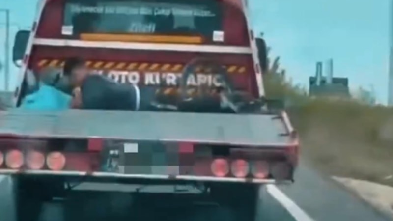 Tekirdağ'da çekici kasasında çocuk taşıdı