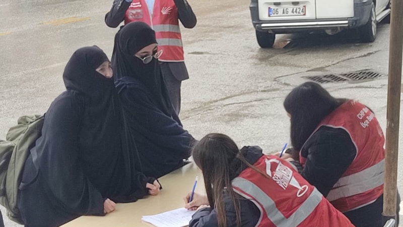 CHP'nin muhafazakârlara şirin gözükme çabası