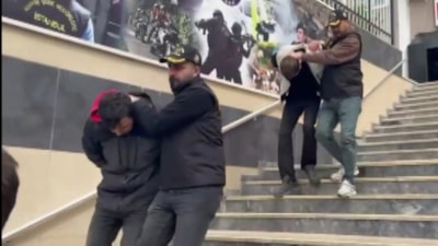 İstanbul'la polis yalanıyla profesörü dolandıran şüpheliler yakalandı