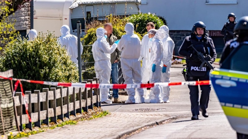 Almanya'da 3 kişi bir evde ölü bulundu