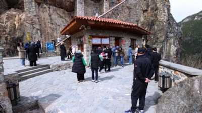 Bayramda Sümela Manastırı'na ziyaretçi akını