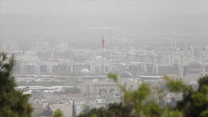 Şanlıurfa ve Adıyaman'da toz taşınımı