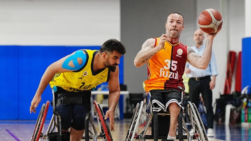 Galatasaray, derbide Fenerbahçe'yi yendi! Final serisinde öne geçti