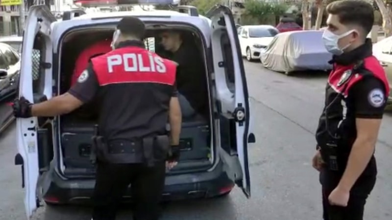 Mersin'de Almanları dolandıran şebeke üyeleri suçlamaları reddetti