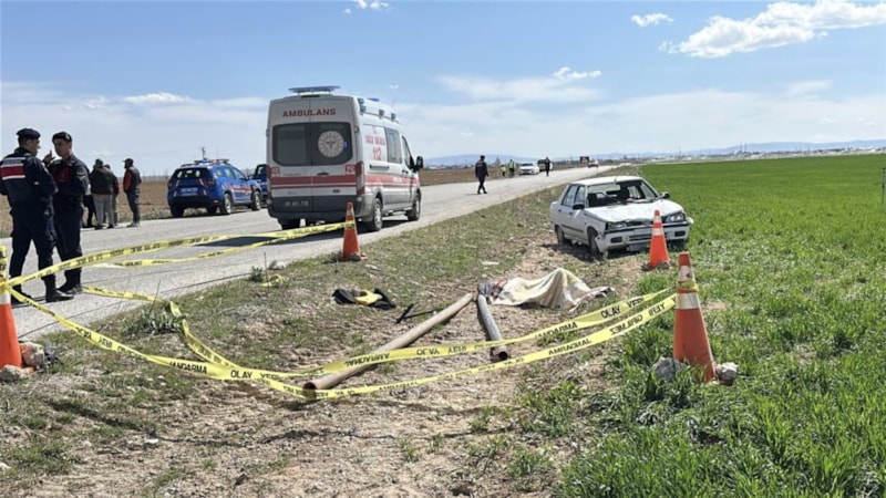 Aksaray'da otomobil, tarım işçilerine çarptı: 1 ölü 2 yaralı