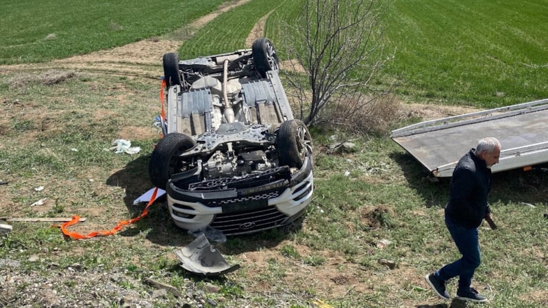 Kırıkkale'de takla atan otomobil şarampole devrildi