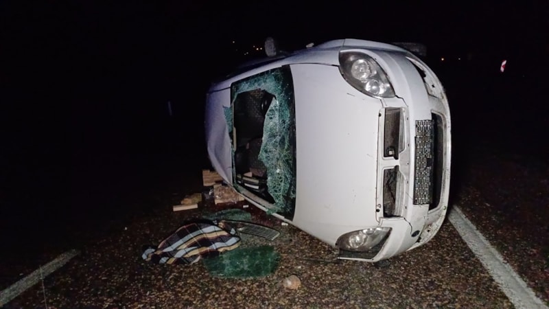 Karabük'te otomobil devrildi: 3'ü çocuk 5 kişi yaralandı