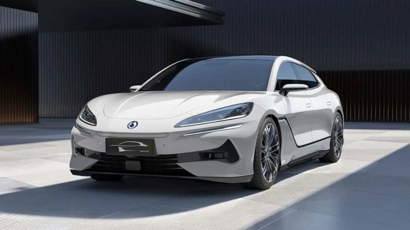 BYD'nin premium markası  Denza, Avrupa'ya geldi