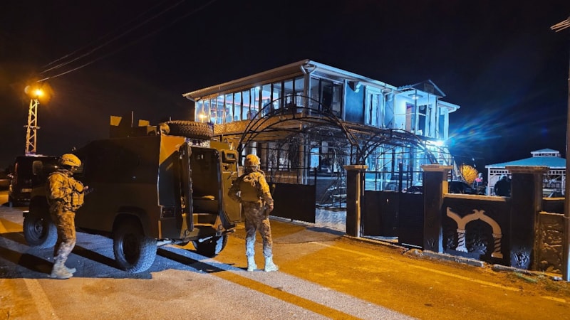 Kayseri'de dur ihtarı veren polise silah gösterdi