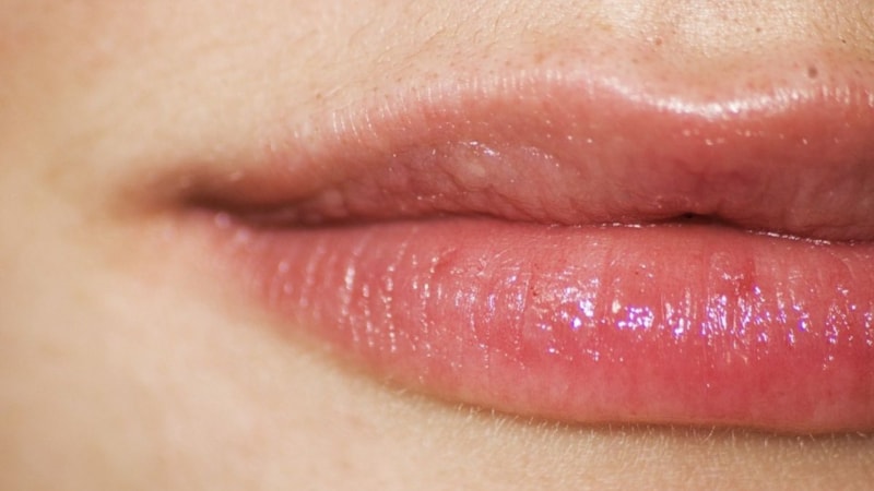 15 dakika bekletin, dudaklarınızı renklendirin...