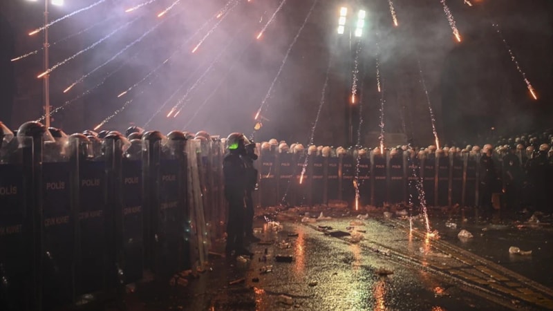 İstanbul'da izinsiz gösterilere katılan 139 kişiye dava