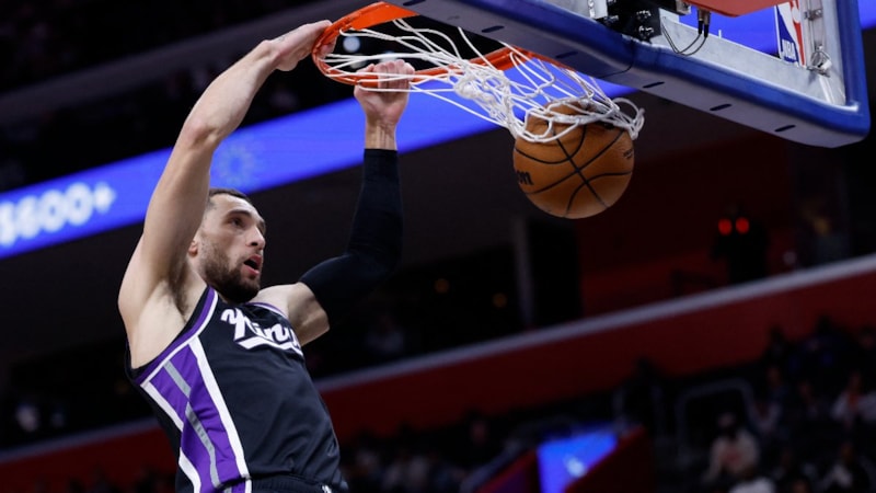 LaVine-DeRozan ikilisinin 80 sayı attığı maçta Kings, Pistons'ı mağlup etti