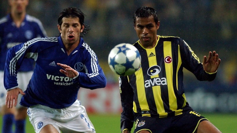 Fenerbahçe efsaneleri ile eski Schalke 04 oyuncuları dostluk maçı yapacak