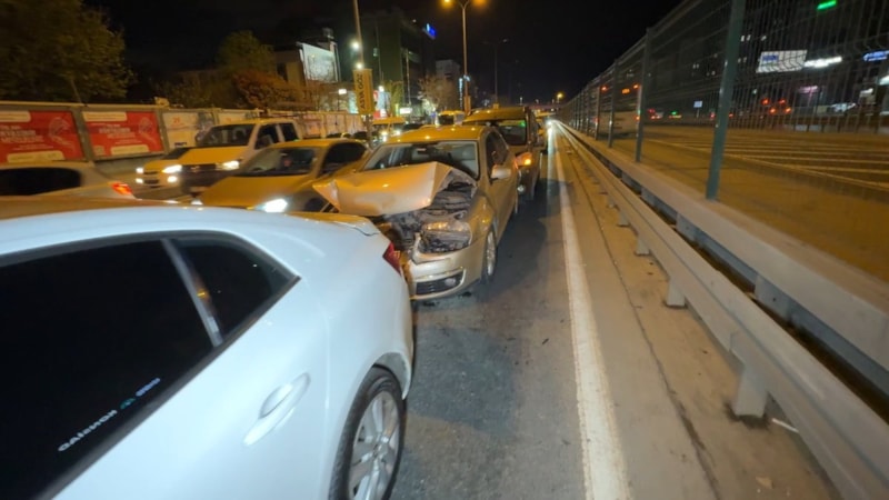 İstanbul Avcılar'da kazada 7 araç hasar gördü