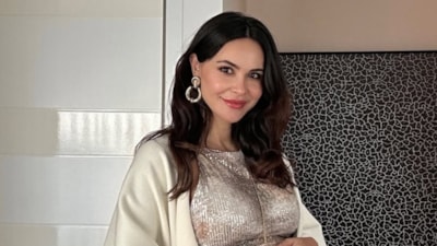 3. kez anne olan Zeynep Sever Demirel küçük kızıyla poz verdi