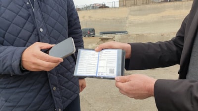 Van’da midibüsünü cep telefonuyla takas etti