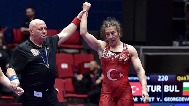 Avrupa Güreş Şampiyonası'nda 3 kadın sporcumuz finalde