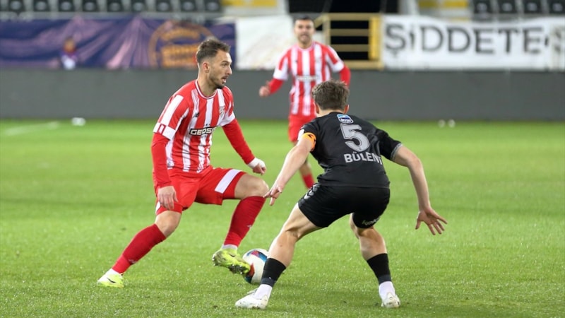 Boluspor evinde Sakaryaspor'u 3 golle geçti