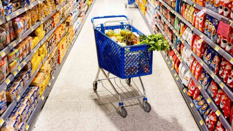 Süpermarket zincirinden kritik adım: Giden kapıdan dönecek! Onlarca şubesini kapatıyor