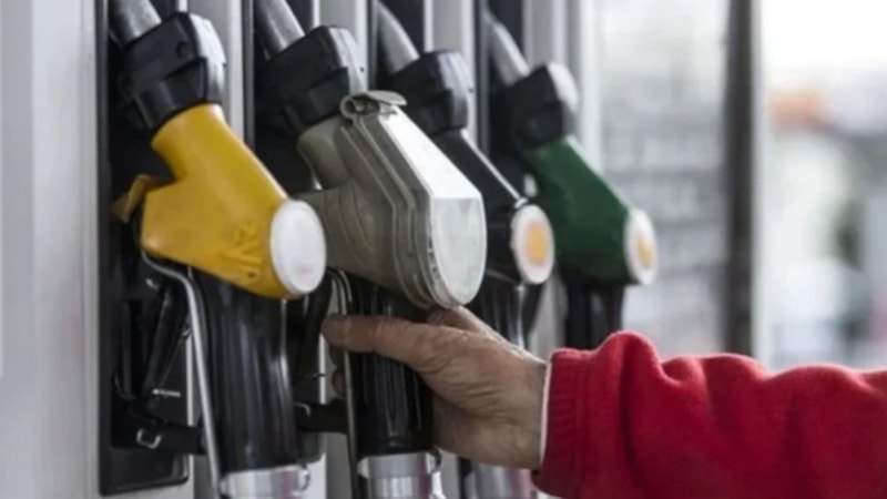 Benzine indirim sonrası zam