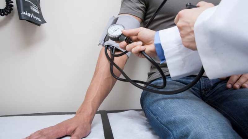 Tansiyon hangi koldan ölçülmeli? İşte yanıtı...