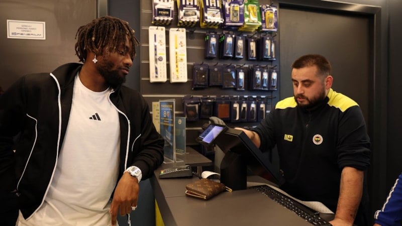 Allan Saint-Maximin’den taraftarların kalbini çalan hareket