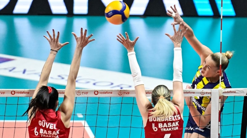 Fenerbahçe, file derbisinde Galatasaray'ı devirdi