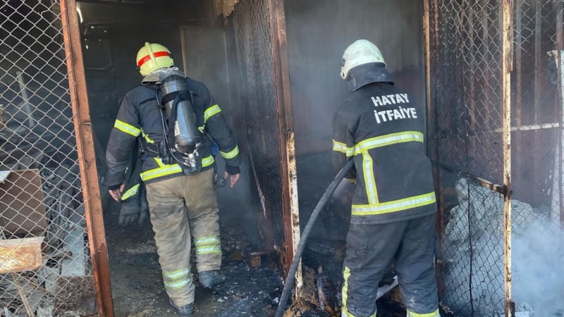 Hatay'da ayakkabı imalathanesinde yangın
