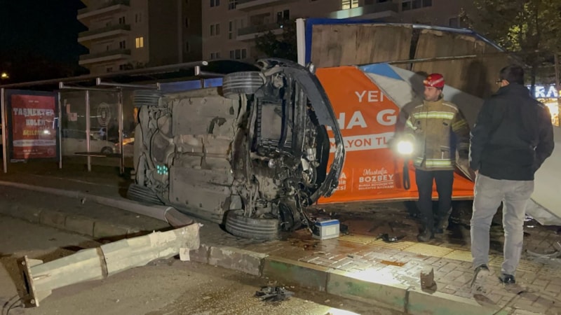 Bursa'da kaza yapan araç takla attı: 1 ölü, 1 yaralı