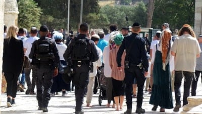 İsrail ordusu Mescid-i Aksa'ya baskın düzenledi