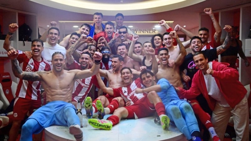 Olympiakos, AEK Atina'yı yenerek şampiyon oldu